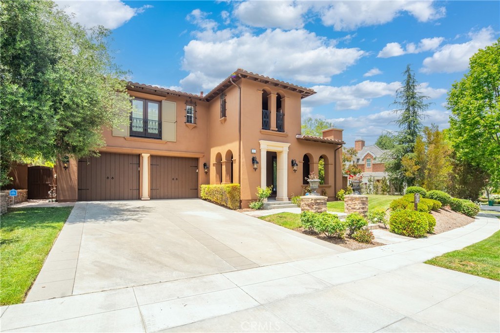 15 Basilica Place