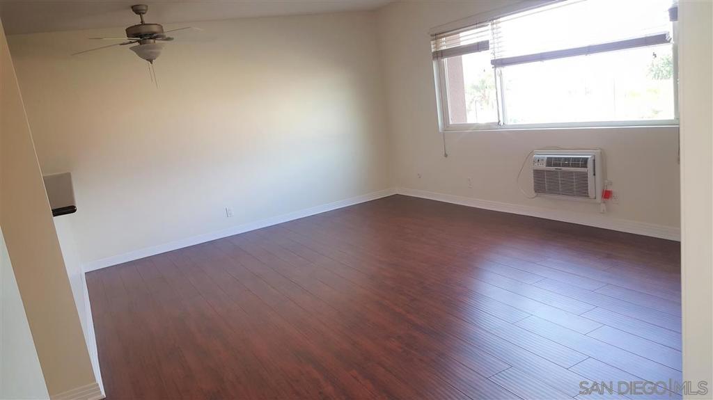 This 1 bedroom, 1 bath condo on the 1st floor of the Elan Complex. Open Kitchen with stainless steel appliances, granite counters tops. Two mirrored closets in master bedroom. Washer/Dryer in unit. Gated complex near Hwy 8, SDSU, Fashion Valley Mall and Downtown.