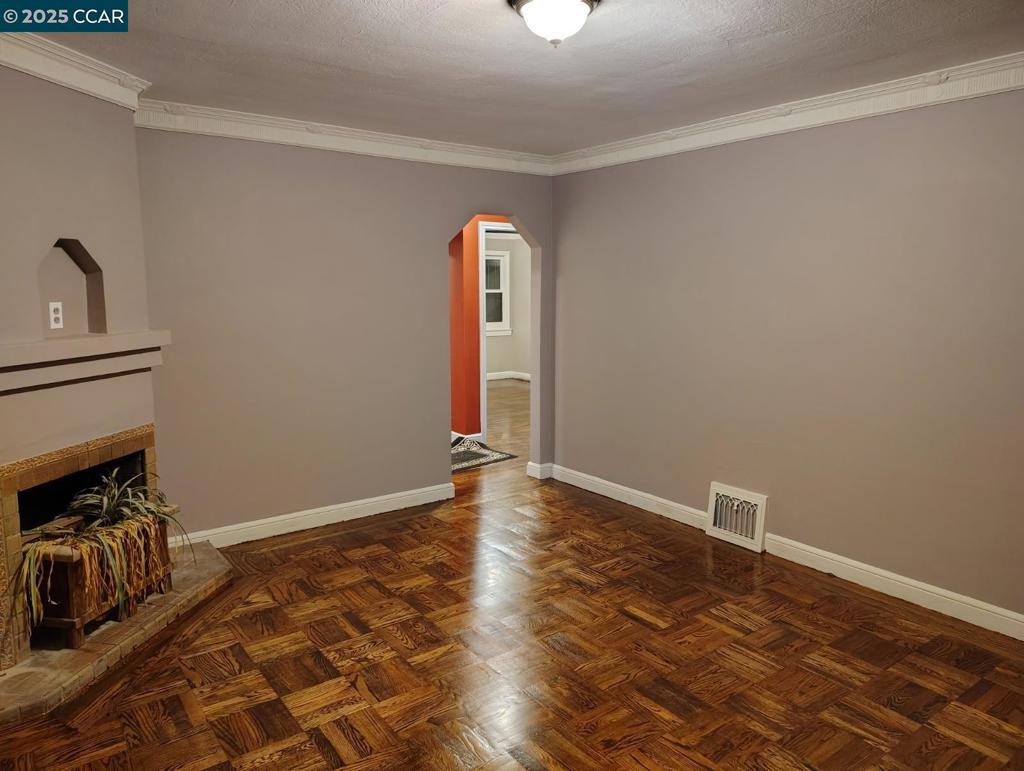 MISSIONARA - Residential Lease