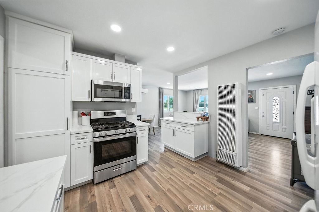149 S Mistletoe Avenue