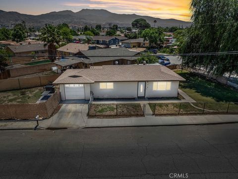 149 S Mistletoe Avenue San Jacinto CA 92583