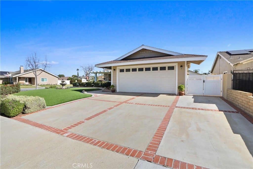 Photo of 5472 Westmoreland Dr, Yorba Linda, CA 92886 (MLS # TR26069661)