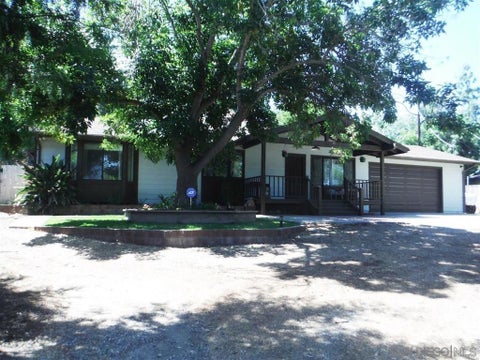 Photo of 12261 Linroe Drive Dr, Lakeside, CA 92040 (MLS # 260020993SD)