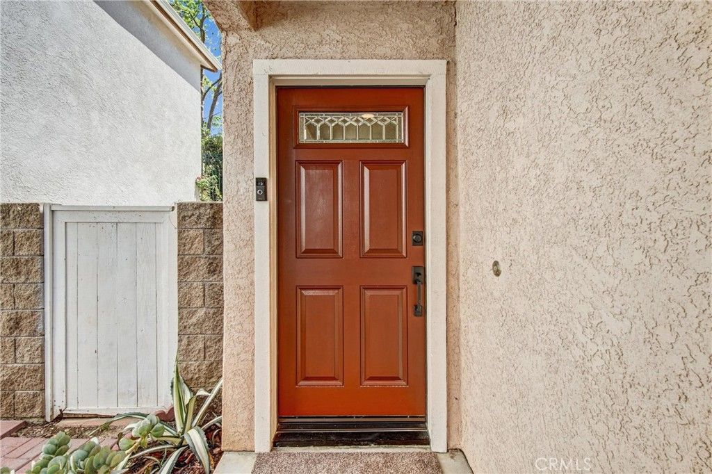 Photo of 566 Hooper Ave, Simi Valley, CA 93065 (MLS # SR26075665)