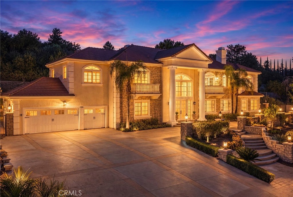 2868 Oak Knoll Dr