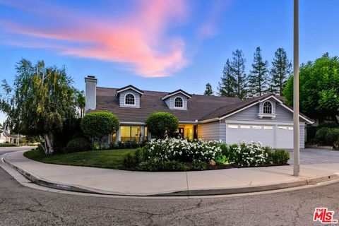 Photo of 29608 Woodbrook Drive, Agoura Hills, CA 91301 (MLS # 25602657)