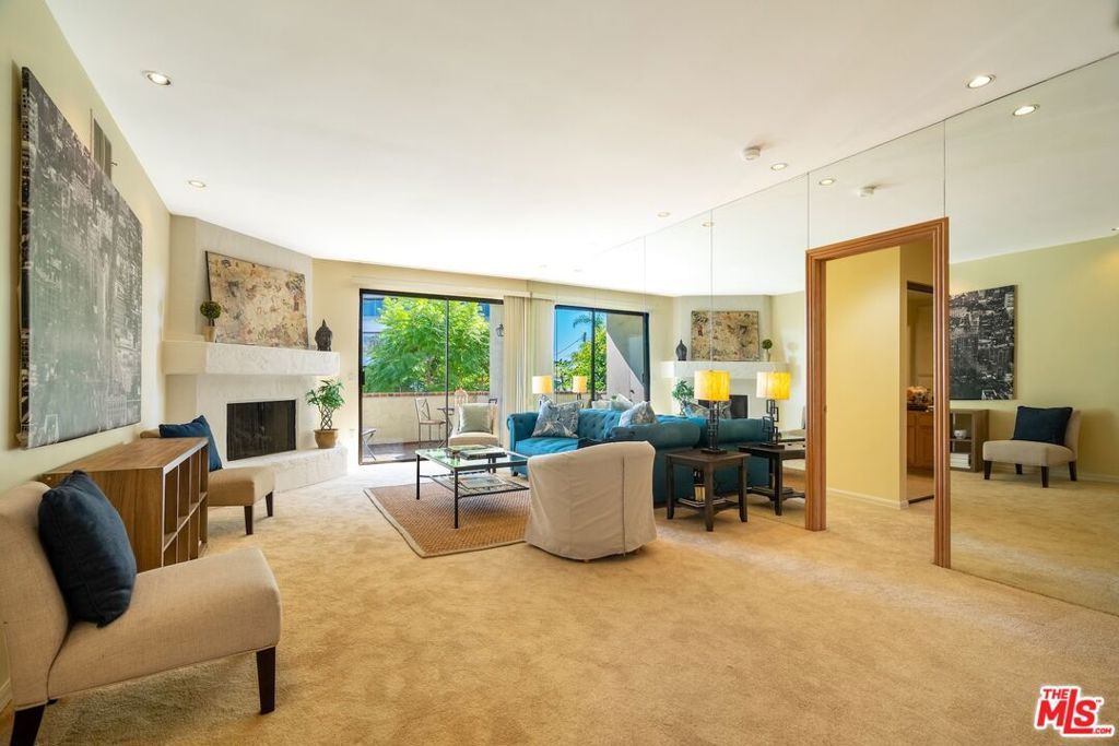 Photo of 11755 Montana Avenue #201, Los Angeles, CA 90049 (MLS # 26636501)