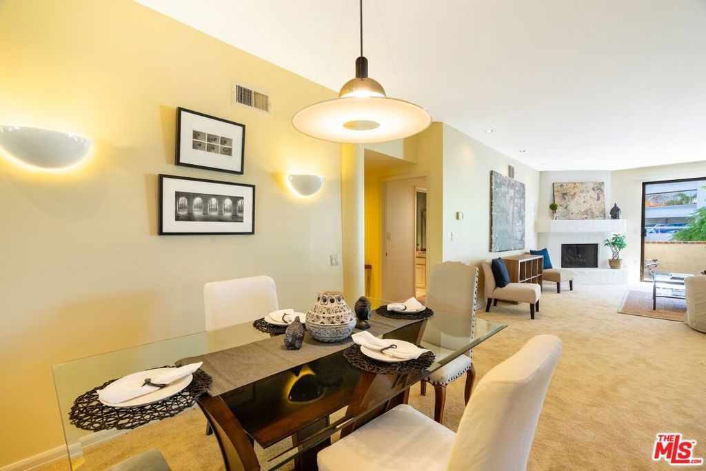 Photo of 11755 Montana Avenue #201, Los Angeles, CA 90049 (MLS # 26636501)