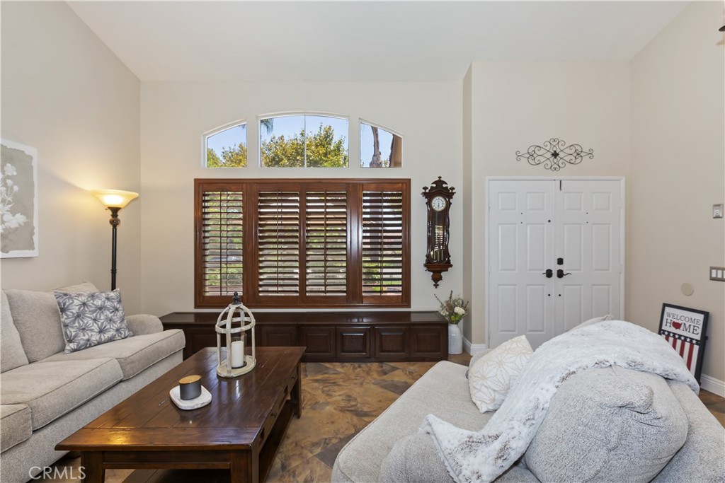 14138 Crescenta Way
