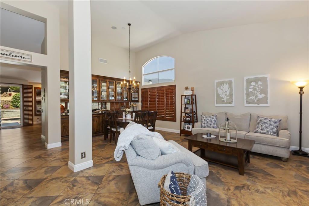 14138 Crescenta Way