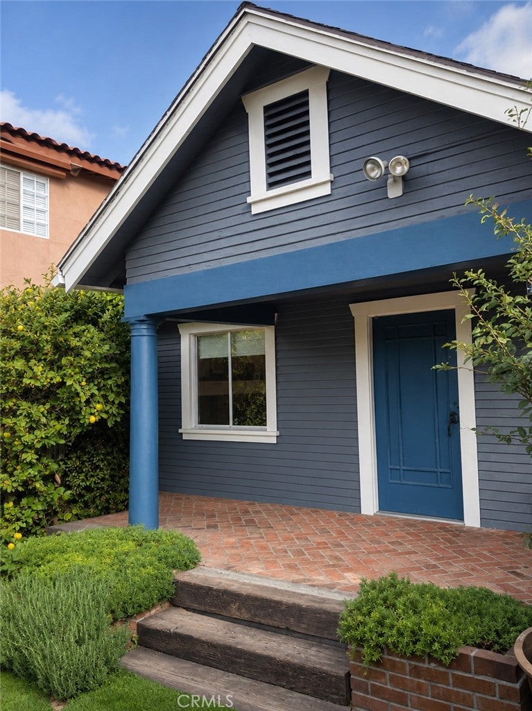 716 N Sierra Bonita Avenue, Los Angeles CA 90046