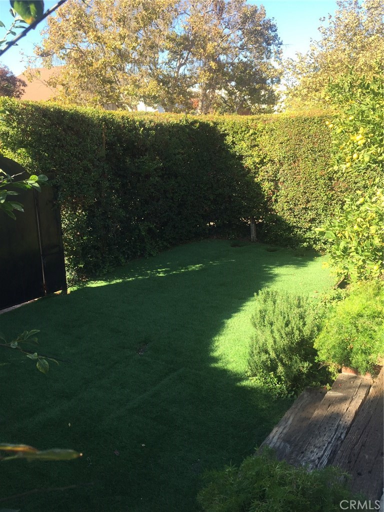 716 N Sierra Bonita Avenue