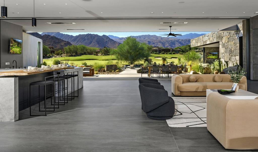 74305 Desert Oasis Trail
