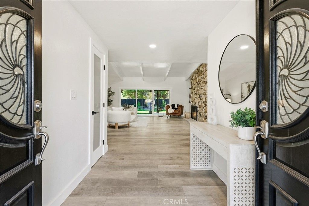 Photo of 6020 Neddy Avenue, Woodland Hills, CA 91367 (MLS # SR25258055)