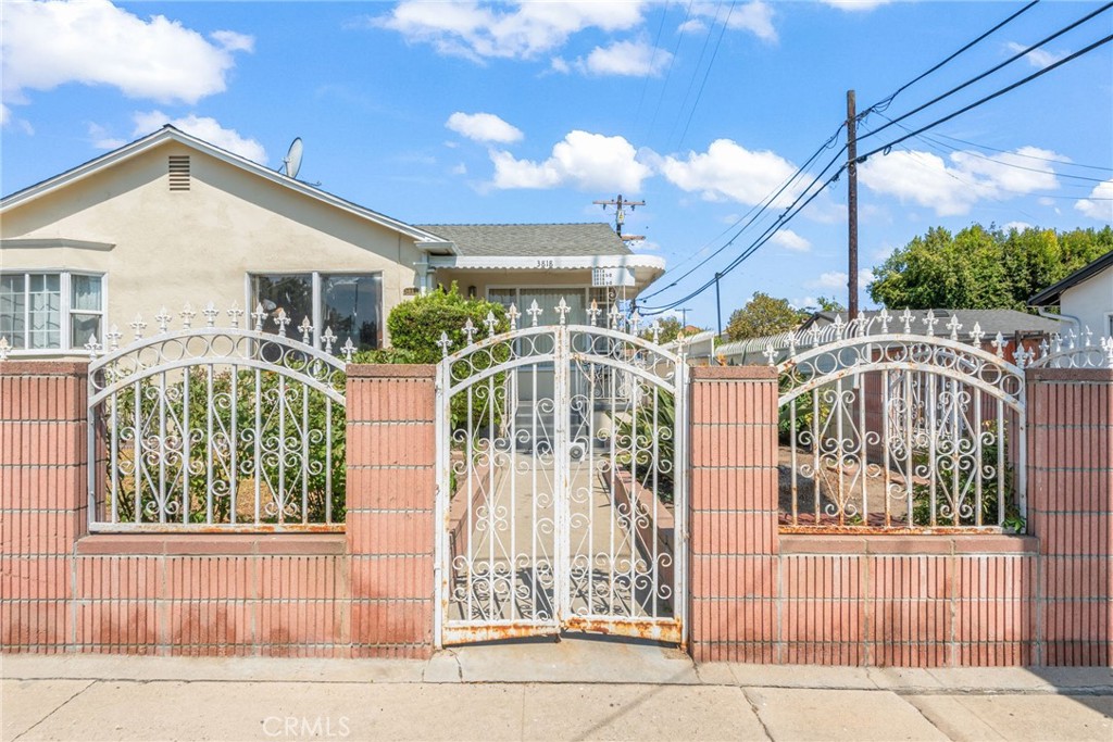 Properties 4 3814 Portola Avenue