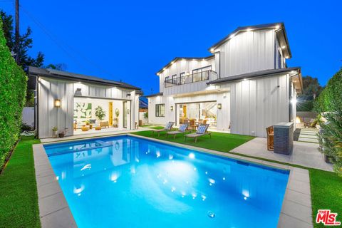 5003 Mammoth Avenue Sherman Oaks CA 91423