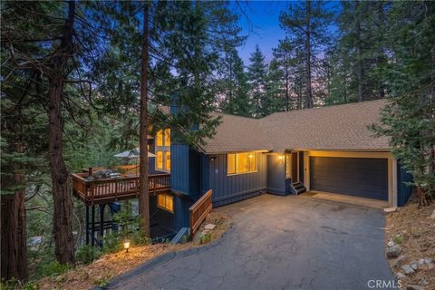 Photo of 26645 Lake Forest DR, Twin Peaks, CA 92391 (MLS # IG26103684)
