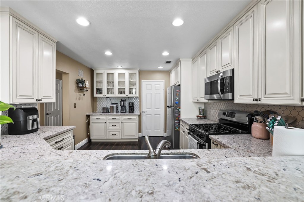 2225 Indigo Hills Drive 3