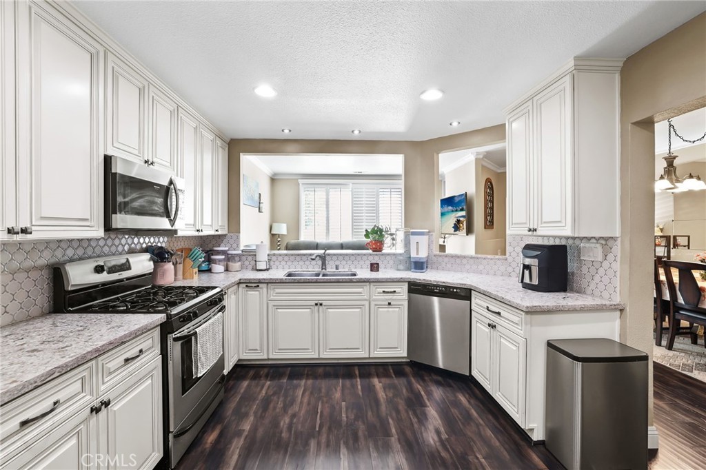 2225 Indigo Hills Drive 3