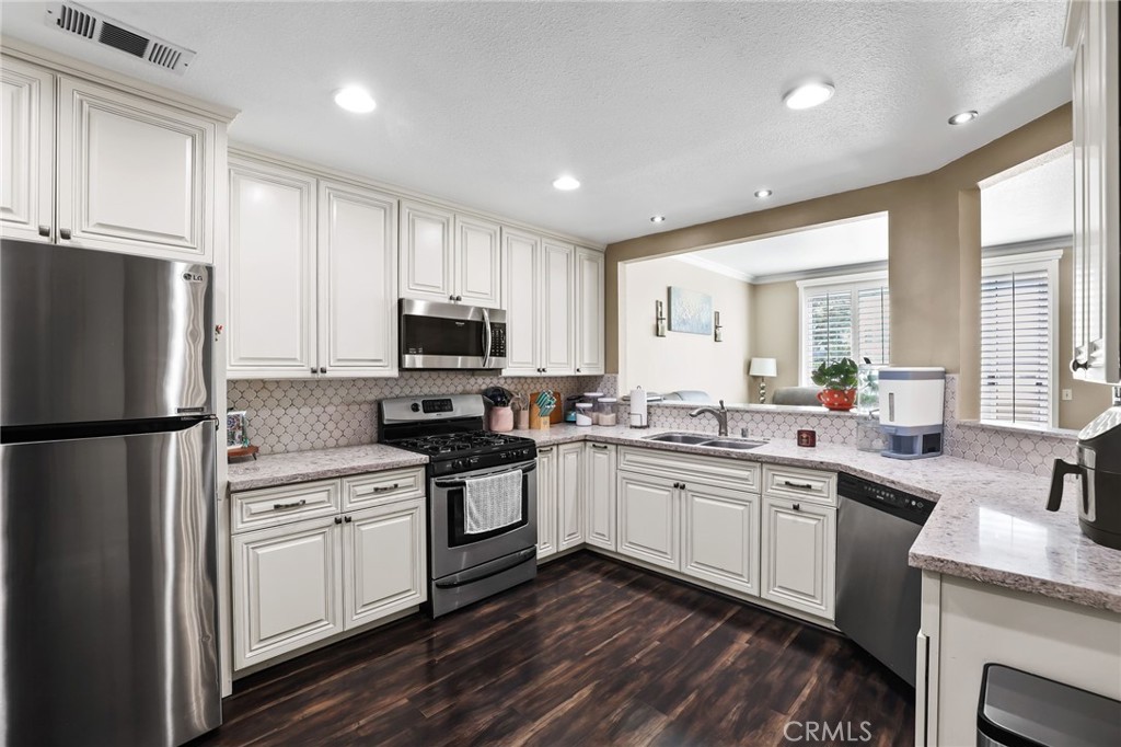2225 Indigo Hills Drive 3