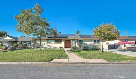Photo of 739 E Navilla Pl, Covina, CA 91723 (MLS # PW26114263)