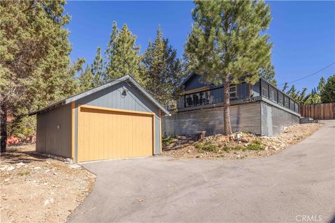 Photo of 39470 North Shore Dr, Fawnskin, CA 92333 (MLS # IG25243079)