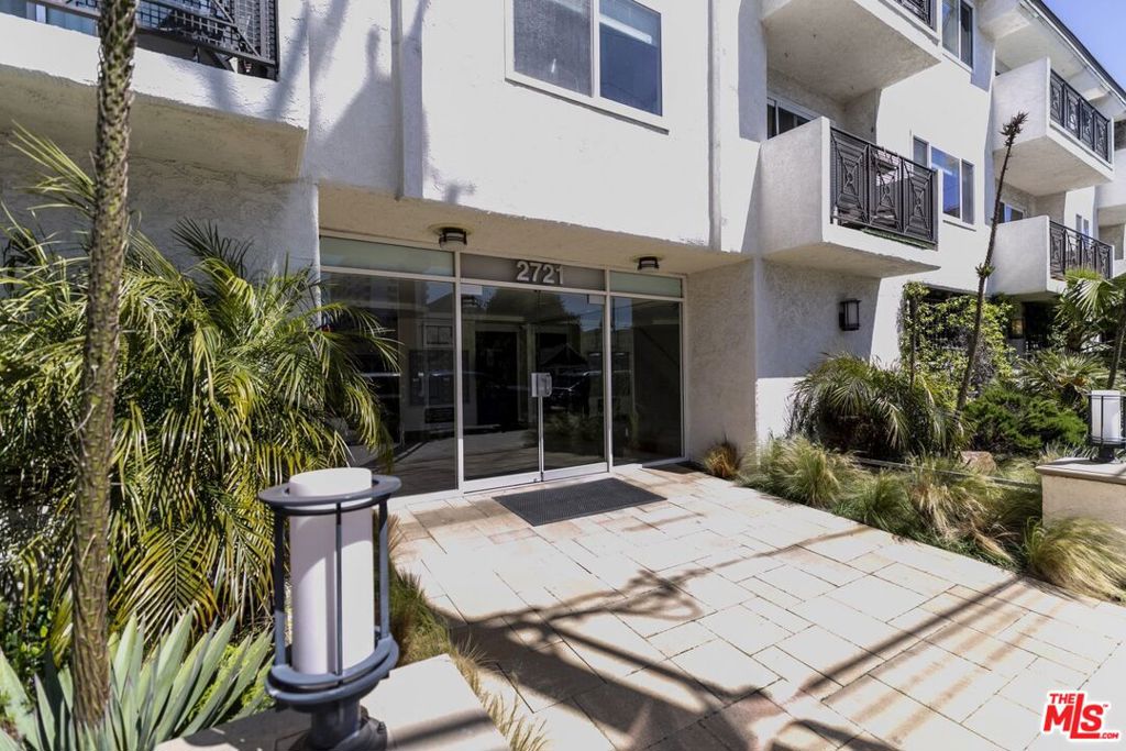 Photo of 2721 2nd Street #210, Santa Monica, CA 90405 (MLS # 26102277)