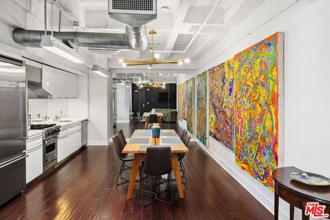 Photo of 6253 Hollywood Boulevard #503, Los Angeles, CA 90028 (MLS # 25621297)