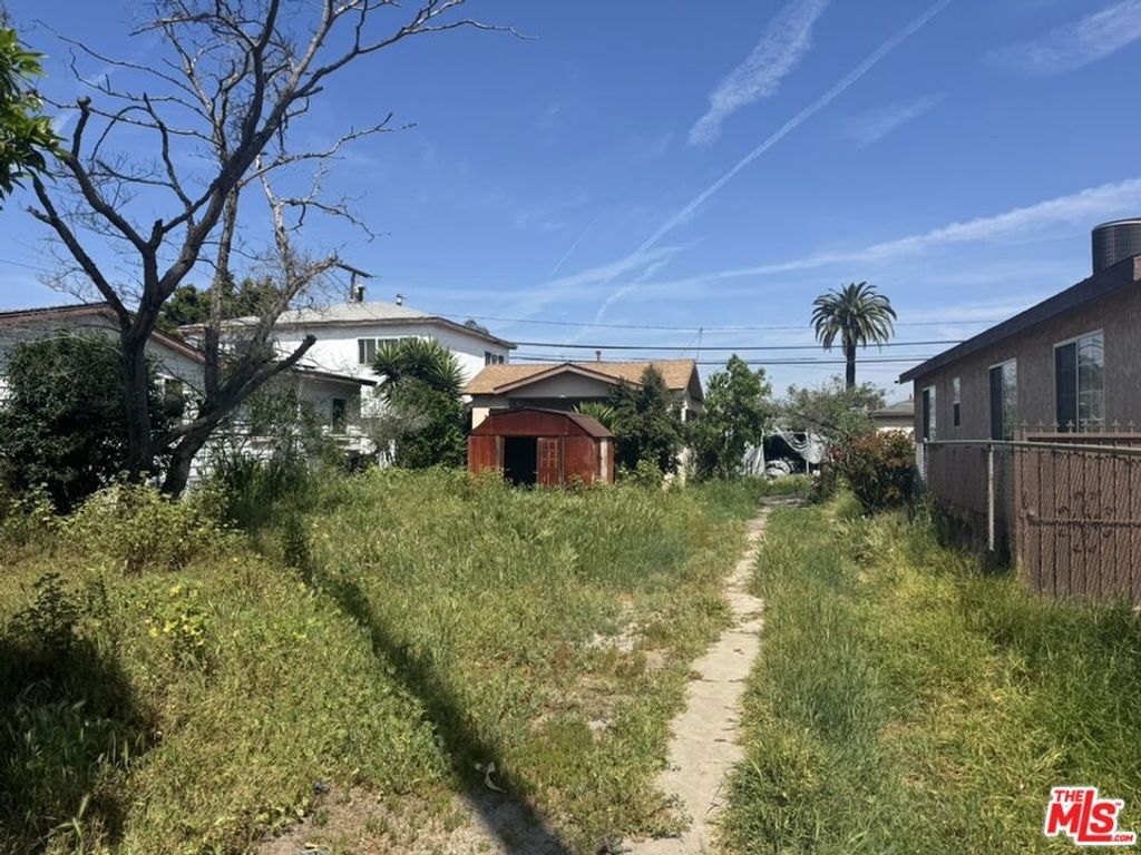 Photo of 1433 W 96th Street, Los Angeles, CA 90047 (MLS # 26708131)