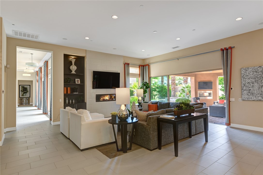 Estancias at South Canyon (33450) - Residential