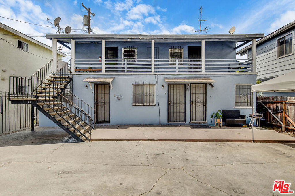1081 Cherry Avenue