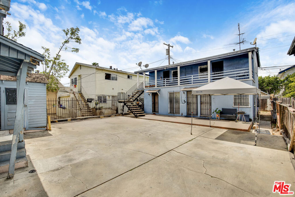 1081 Cherry Avenue