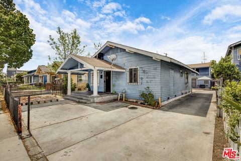Photo of 1081 Cherry Avenue, Long Beach, CA 90813 (MLS # 26676253)
