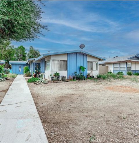 Photo of 41517 Marinen Drive, Hemet, CA 92544 (MLS # SB26097189)