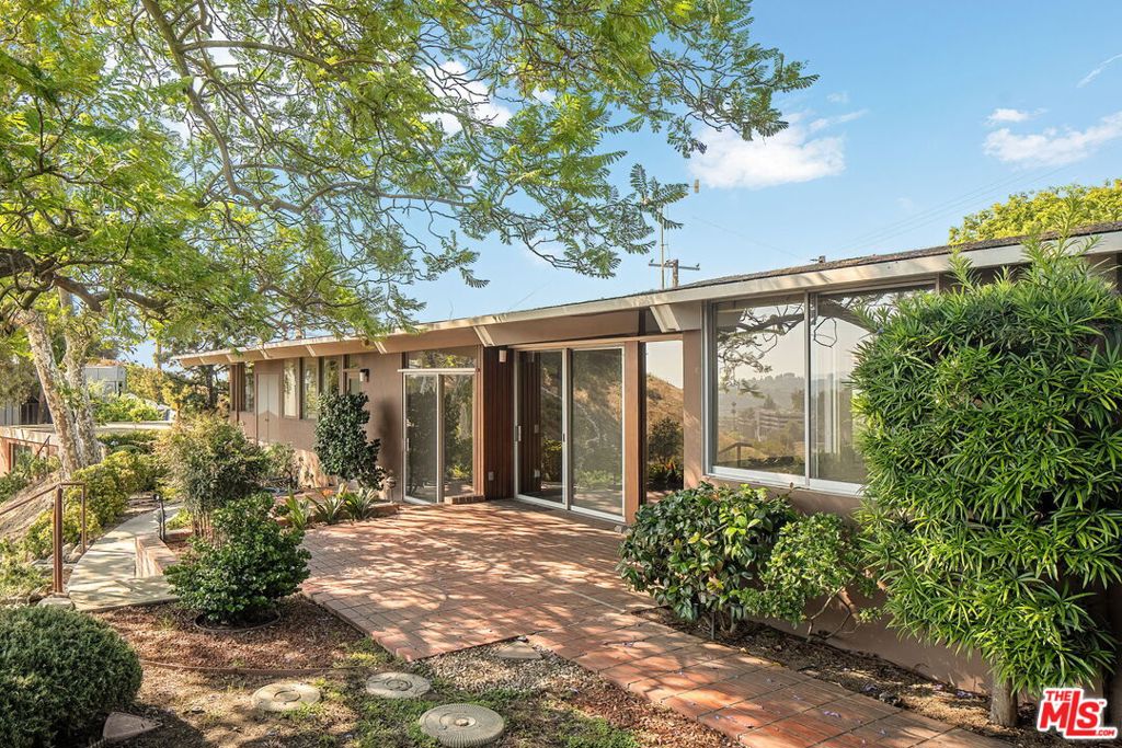 1500 N Tigertail Road