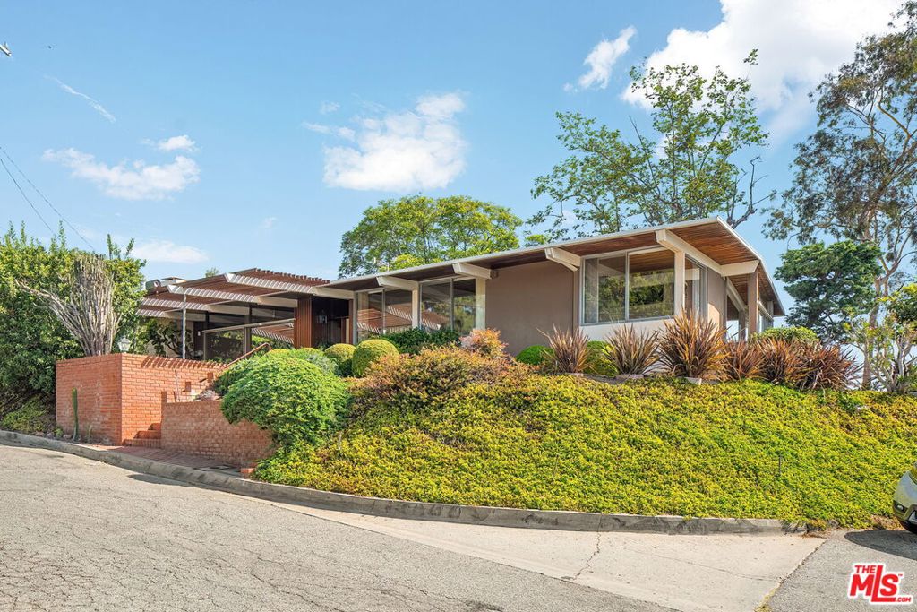 1500 N Tigertail Road