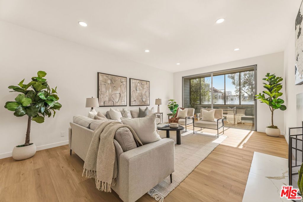 Photo of 311 Bora Bora Way #3207, Marina Del Rey, CA 90292 (MLS # 26738063)