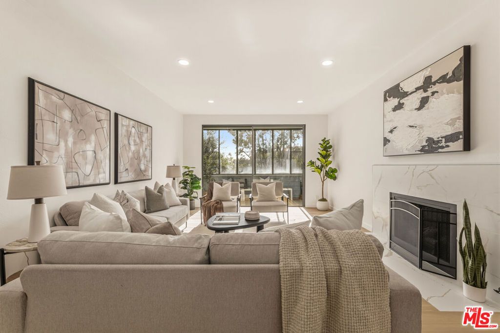 Photo of 311 Bora Bora Way #3207, Marina Del Rey, CA 90292 (MLS # 26738063)