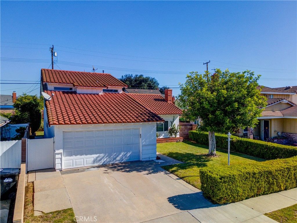 Photo of 14747 Glenn Dr, Whittier, CA 90604 (MLS # PW25242700)