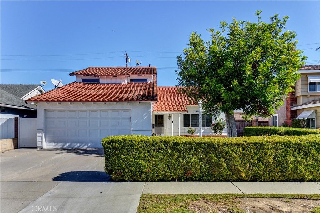 Photo of 14747 Glenn Dr, Whittier, CA 90604 (MLS # PW25242700)