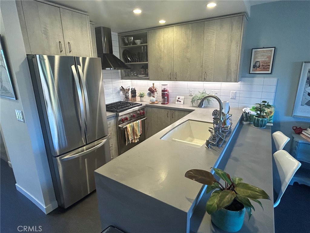 533 Casa Del Mar Drive 10