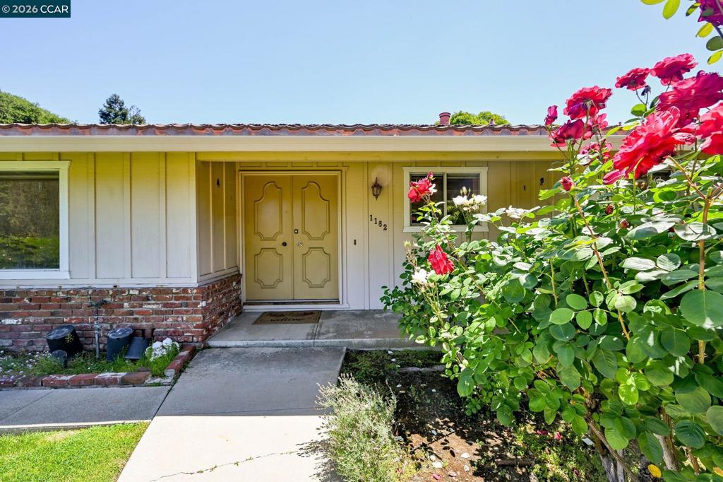1162 Ridgewood Dr