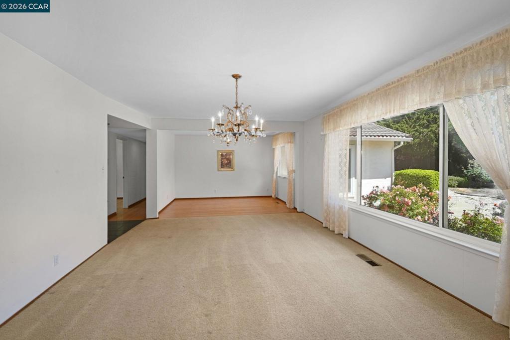 1162 Ridgewood Dr