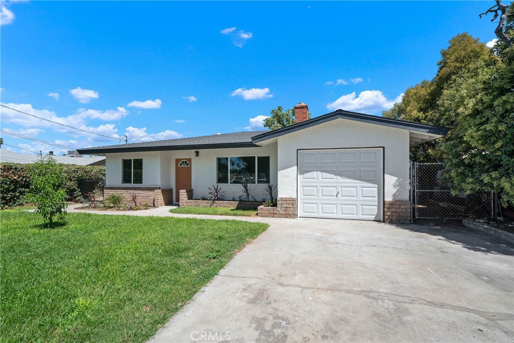 Check out this newly renovated home in a lovely neighborhood! It’s ready to move in and has everything you need. With three bedrooms, two bathrooms, a spacious backyard, and close freeway access, it’s perfect for commuters. Inside, you’ll find a modern kitchen with quartz countertops and new appliances. The dining area has views of the living space, making it ideal for family meals and entertaining. The living space is cozy and inviting, complete with a fireplace. An upgraded heat and air unit ensures comfort throughout the year. Both bathrooms have been remodeled, and there’s an indoor laundry room for convenience. The previous owner recently replaced the roof, making it a great choice for someone seeking a home with the most expensive upgrades. Come by and see it for yourself!