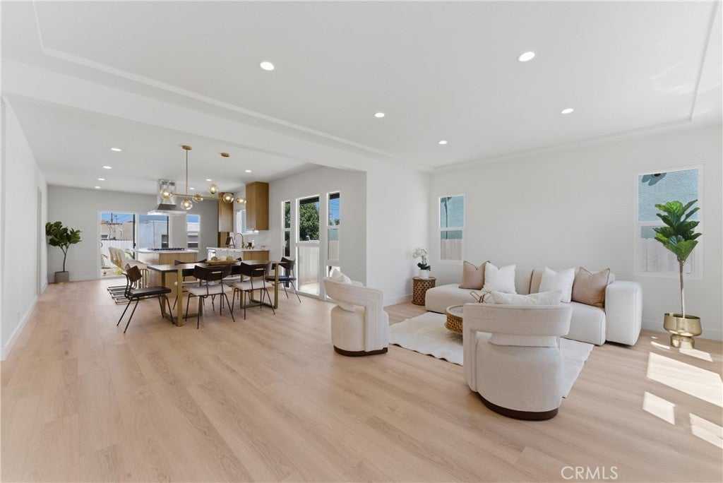 1431 W 90th