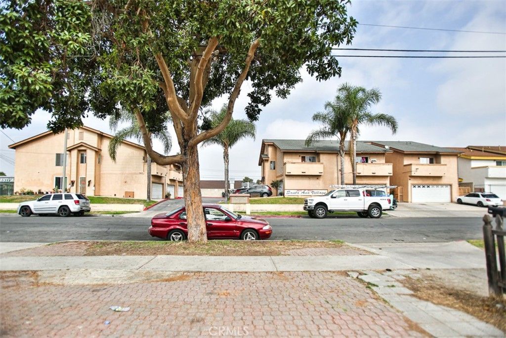 Photo of 3625 W 11th St, Santa Ana, CA 92703 (MLS # PW25251931)
