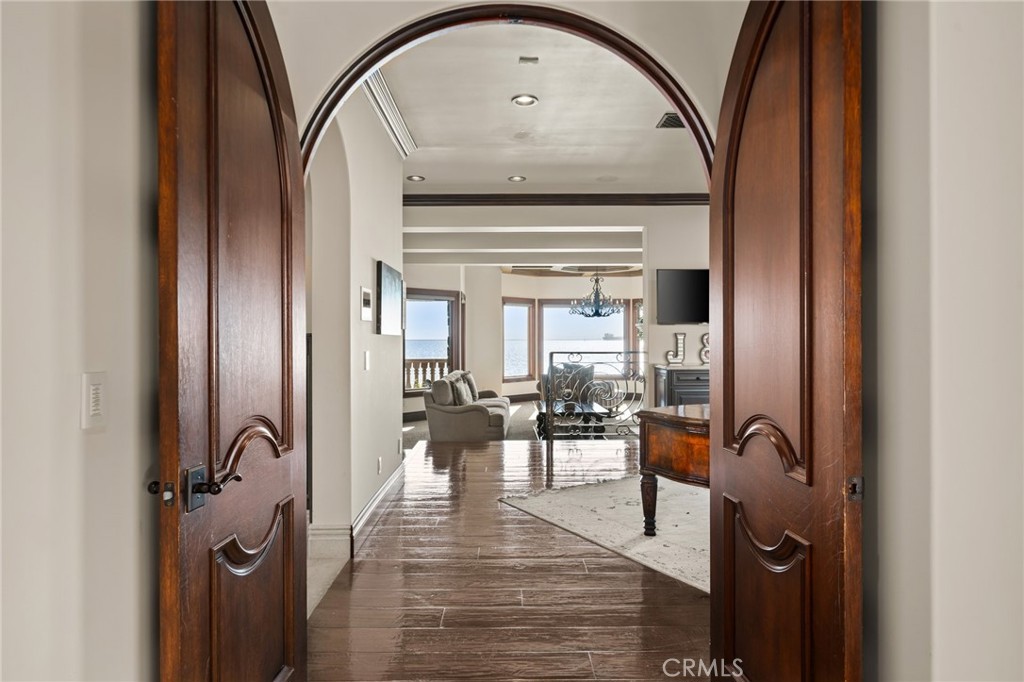 Peninsula (PI) - Residential