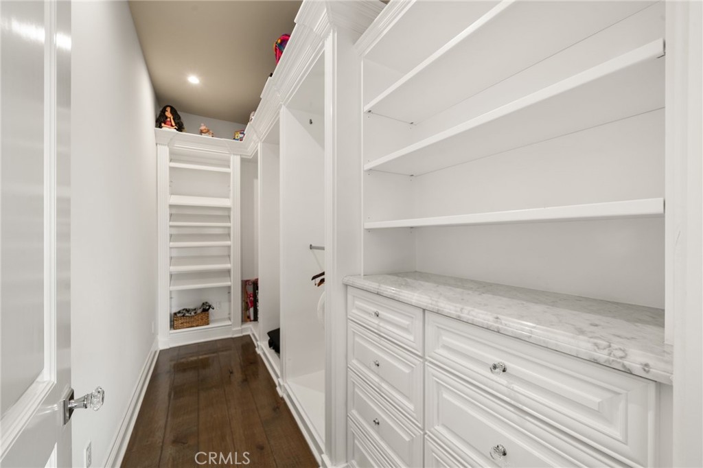 Peninsula (PI) - Residential