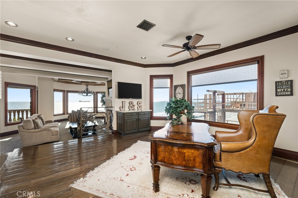 Peninsula (PI) - Residential