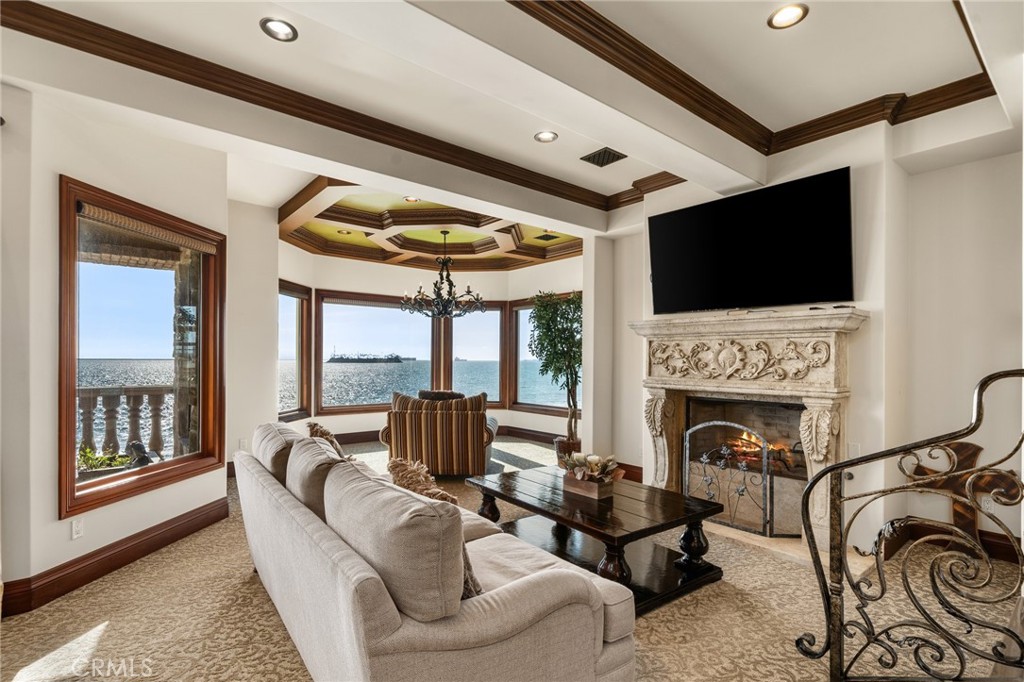 Peninsula (PI) - Residential